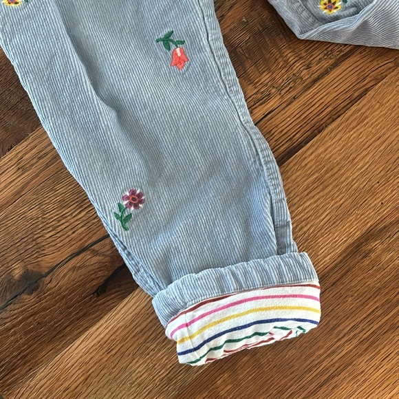 Mini Boden Light blue corduroy pants with heart pockets and embroidered flowers - Picture 9 of 11